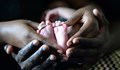 Индийка роди бебе с три ръце и четири крака