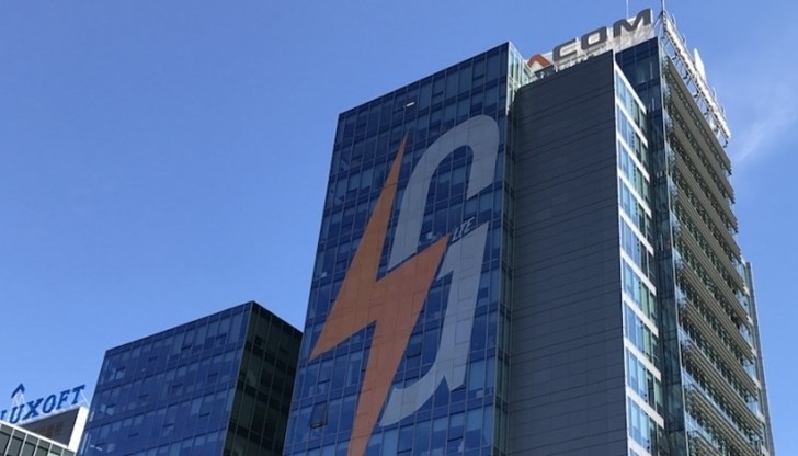 Двама кандидати със собствен капитал се борят да купят телекомуникационната компания Двама кандидати със собствен капитал се борят да купят телекомуникационната компания