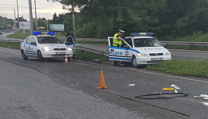 Пиян шофьор се ударил в мантинелата, след което се е завъртял няколко пъти, удряйки се отново в предпазната ограда