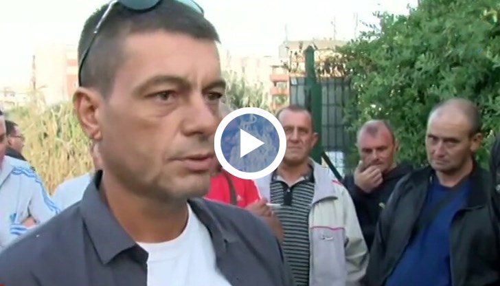 Освен ниските заплати, работниците се оплакват, че са били оставени на произвола на съдбата