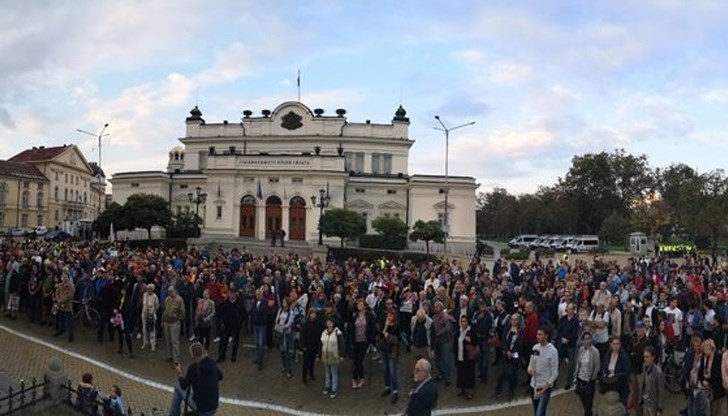Протестът срещу избора на Гешев се обърна към "триъгълника на властта"