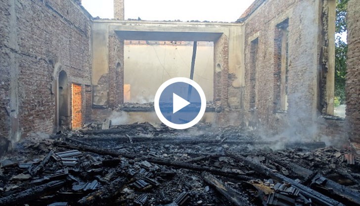 4000 тома книги изгоряха в пожара тази нощ