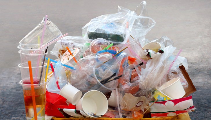 В организма на децата и подрастващи присъстват различни химикали и остатъци от пластмаса В организма на децата и подрастващи присъстват различни химикали и остатъци от пластмаса