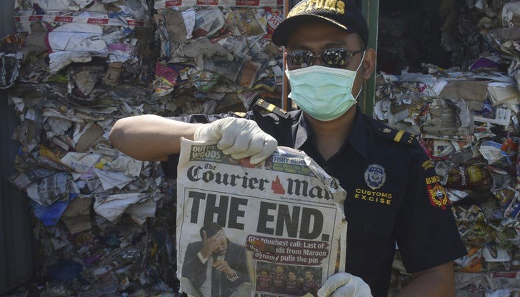 Това се случва след като установиха, че са замърсени с използвана пластмаса и опасни материали