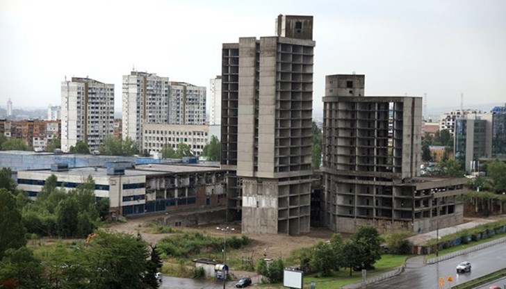 Новият собственик Михаил Тиков "разчиства терена"