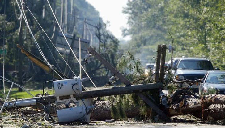 Част от урагана е на път да образува торнадо над щатите Южна и Северна Каролина