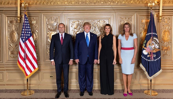 Двамата президенти разговаряха по време на официалния прием за ръководителите на делегации в рамките на 74-ата сесия на Общото събрание на ООН Двамата президенти разговаряха по време на официалния прием за ръководителите на делегации в рамките на 74-ата сесия на Общото събрание на ООН