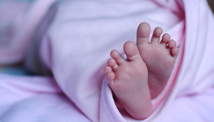 На бял свят се е появило живо и здраво момиченце, тежащо едва  1,3 кг.