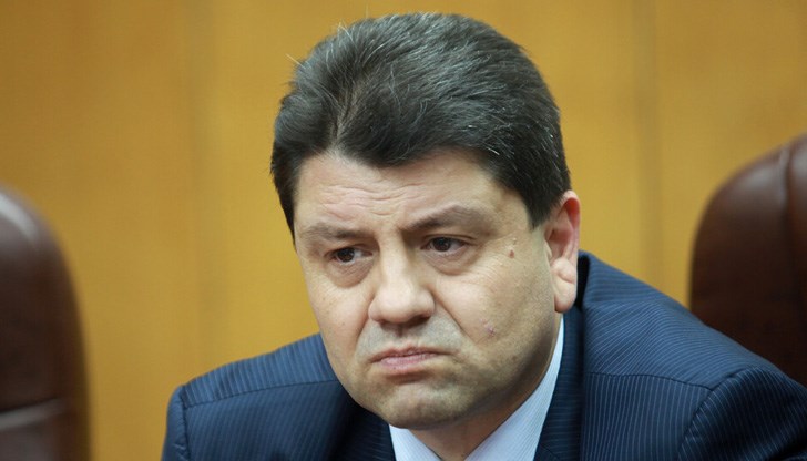 Идеята е да се облекчат опашките в МВР