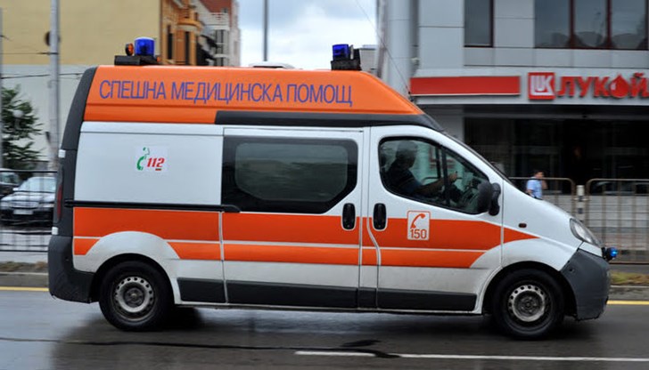 Човекът е бил в съзнание, когато линейката е потеглила към болничното заведение