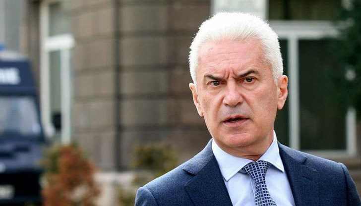 Лидерът на "Атака" се закани и да премахне тормоза с вдигането на колите на хората Лидерът на "Атака" се закани и да премахне тормоза с вдигането на колите на хората