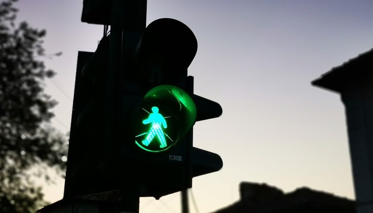 Децата тръгват на училище! Да ги пазим на пътя!