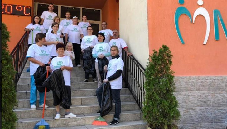 65 души се включиха в акцията по почистване на България
