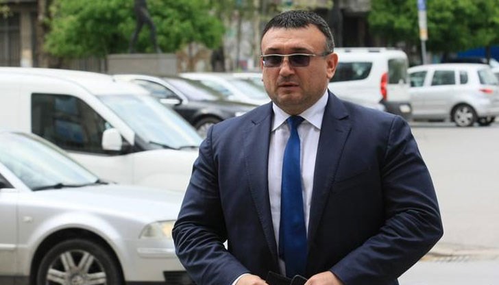 Не бих си позволил да коментирам решение на българския съд, заяви Младен Маринов