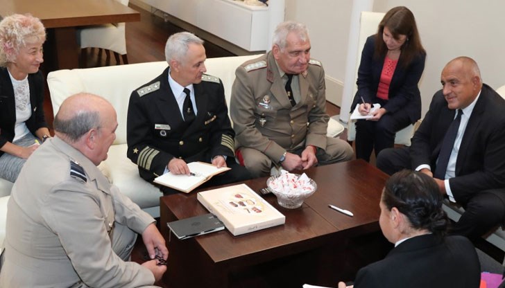 Премиерът подчерта, че все повече пари ще влага за отбрана Премиерът подчерта, че все повече пари ще влага за отбрана