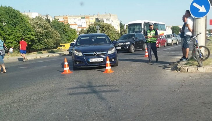 Кола с румънска регистрация е участник в инцидента, станал на кръстовището между кварталите "Дружба" и "Чародейка"