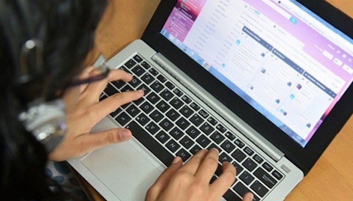 Заявленията за трите електронни услуги се подават не по-късно от 14 дни преди изборния ден или 12 октомври, пред съответните институции Заявленията за трите електронни услуги се подават не по-късно от 14 дни преди изборния ден или 12 октомври, пред съответните институции