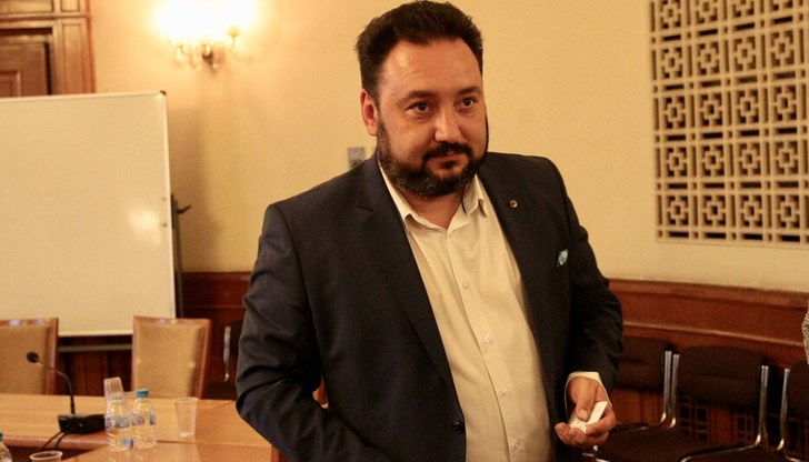 Съюзът на българските журналисти (СБЖ) поиска оставката на генералния директор на Българското национално радио (БНР) Светослав Костов
