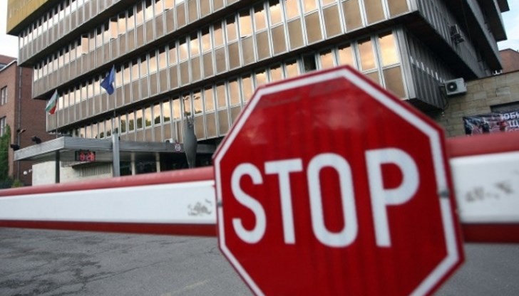 Членовете в състава на Съвета за електронни медии трябва да подадат оставка, за да се запази и малкото останала независима журналистика в държавата Членовете в състава на Съвета за електронни медии трябва да подадат оставка, за да се запази и малкото останала независима журналистика в държавата