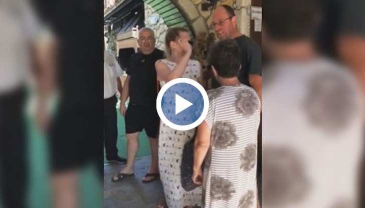 Причината за ругатните се оказва таксата от 1 лев за ползване на тоалетна