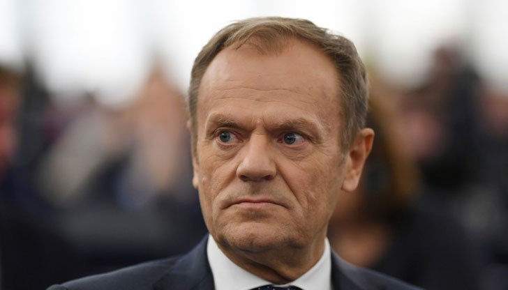 Те изтъкват като причина това, че не е успял да защити полската данъчна система от измами