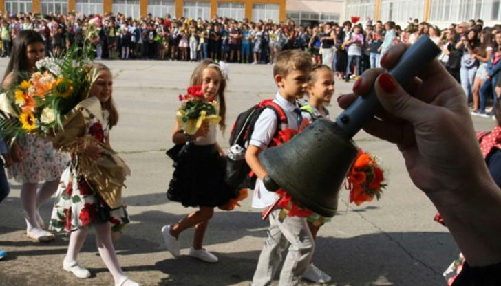 Етнически българчета в първи клас са едва 28 000