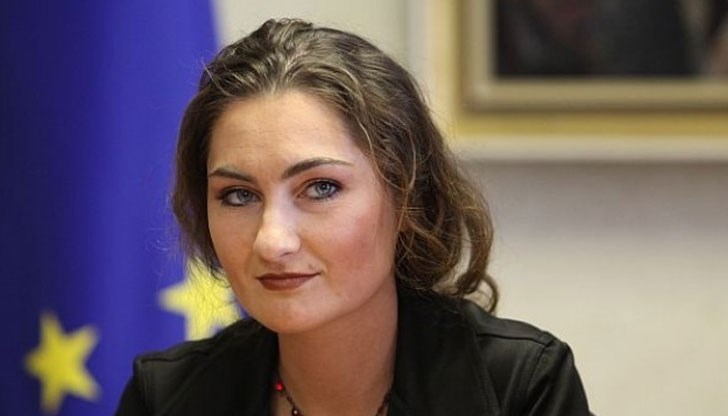 Според юриста, депутатите ни разбират от право, колкото тригодишни Според юриста, депутатите ни разбират от право, колкото тригодишни