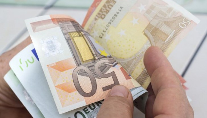 Това са малко пари, но пред никакви пари си е направо сума Това са малко пари, но пред никакви пари си е направо сума