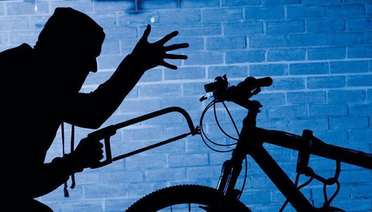 Криминалистите от Първо РУ установели, че извършител на деянието е 56-годишен мъж от Русе Криминалистите от Първо РУ установели, че извършител на деянието е 56-годишен мъж от Русе