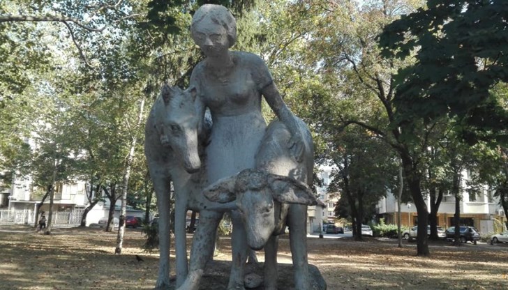 Тъй като оригиналната глава не е открита, Ясен Янков прави нова и я прикрепя към тялото Тъй като оригиналната глава не е открита, Ясен Янков прави нова и я прикрепя към тялото