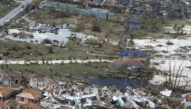 Вече е от трета категория по петстепенната скала на Сафир-Симпсън Вече е от трета категория по петстепенната скала на Сафир-Симпсън