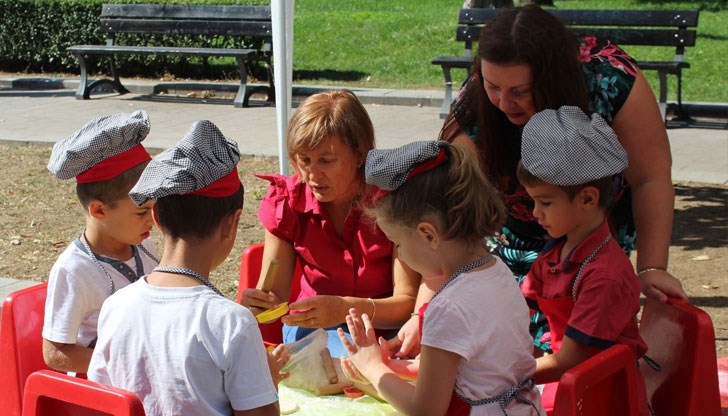 Науката бе представена през детските очи с научни центрове, лаборатории и арт-ателиета