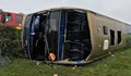 Двуетажен автобус се преобърна в Англия