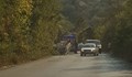 Кола се обърна по таван на пътя за "Средна кула"