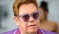 Елтън Джон: Докараха руска медицинска сестра да ми постави инжекция