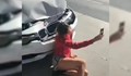 Момиче претърпя катастрофа, но не пропусна да си направи селфи