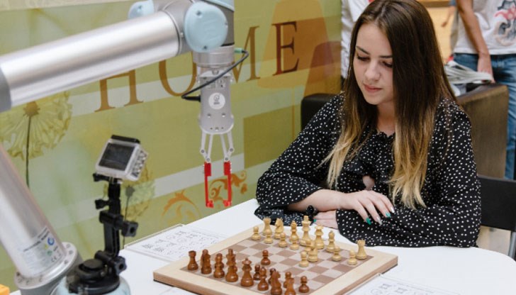 Нургюл Салимова е изиграла първата си по рода битка на най-високото ниво за Chess Player