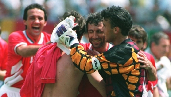 Румънският футболен деятел Корнел Дину нажежи обстановката с книгата си "Мистериите на Господина"