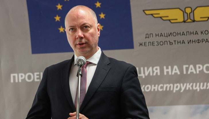 Поне още 5 години държавата ще излива по половин милиард лева в железниците в името на "обществения интерес" Поне още 5 години държавата ще излива по половин милиард лева в железниците в името на "обществения интерес"