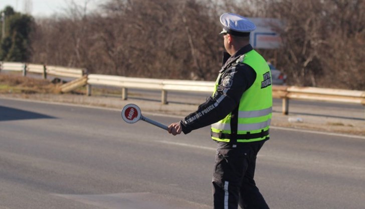 Румънски водач се е опитал да подкупи полицаи на пътя Русе - Бяла