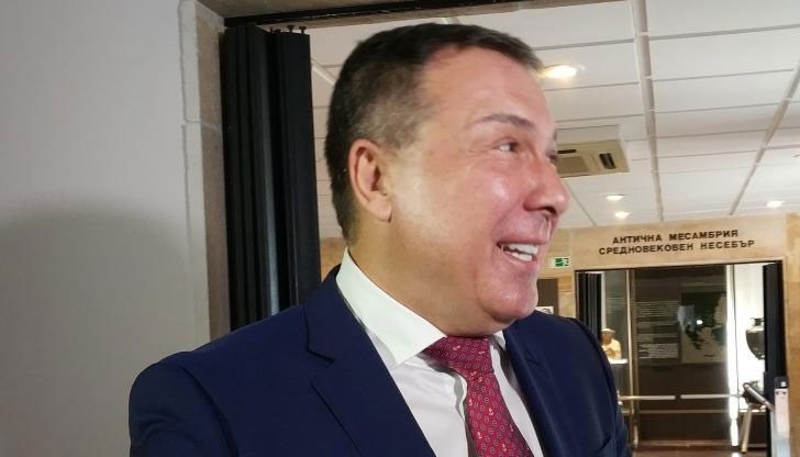 Двама новоизбрани общинари също са зад решетките