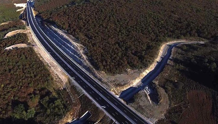 Над 7500 км магистрални пътища в Германия, Хеопсовата пирамида ... Над 7500 км магистрални пътища в Германия, Хеопсовата пирамида ...