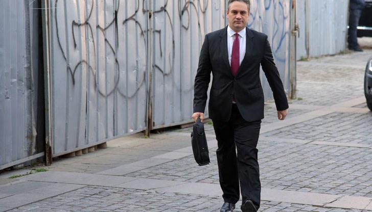 Прокурорската колегия го освободи