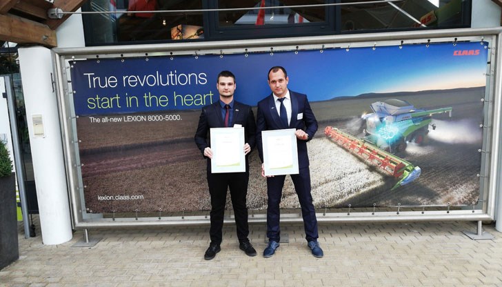 Бакалавърът Кристиан Велковски е завършил специалност "Интернет и мобилни комуникации"