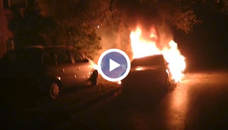 Снощи са били опожарени 11 паркирани леки коли в столичния квартал „Хиподрума”
