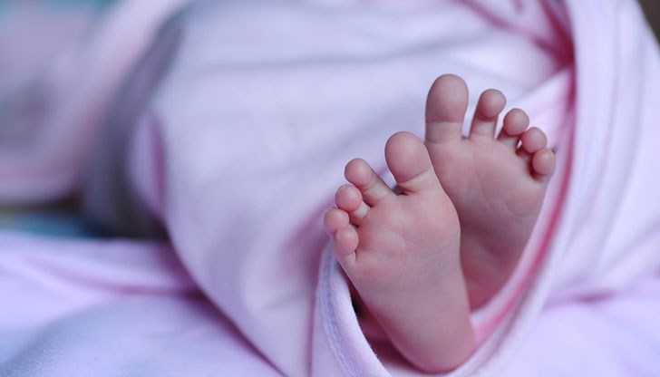 Криминалистите в Петрич издирват родителите, като ще бъдат проверяване записите на видеокамери в района на болницата Криминалистите в Петрич издирват родителите, като ще бъдат проверяване записите на видеокамери в района на болницата