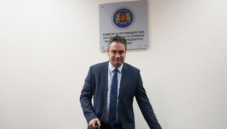 Увъртат и всячески се опитват да се измъкнат от отговор на въпроса кой ще наследи Пламен Георгиев Увъртат и всячески се опитват да се измъкнат от отговор на въпроса кой ще наследи Пламен Георгиев