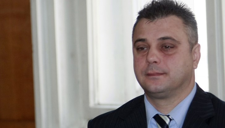 Като председател на предизборния щаб на ВМРО изразявам възмущението си, от раздаването на пари, отправянето на заплахи от ГЕРБ, БСП, ДПС Като председател на предизборния щаб на ВМРО изразявам възмущението си, от раздаването на пари, отправянето на заплахи от ГЕРБ, БСП, ДПС