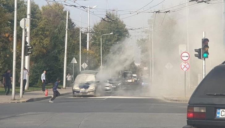 Потърпевшият разказа, че с изгорялата кола той и колегата му си вадят хляба. Сега остават и без превоз и без документи Потърпевшият разказа, че с изгорялата кола той и колегата му си вадят хляба. Сега остават и без превоз и без документи