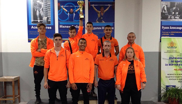 Нови първи места завоюваха през изминалите два дни младите щангисти от Тежкоатлетически спортен клуб – Русе Нови първи места завоюваха през изминалите два дни младите щангисти от Тежкоатлетически спортен клуб – Русе